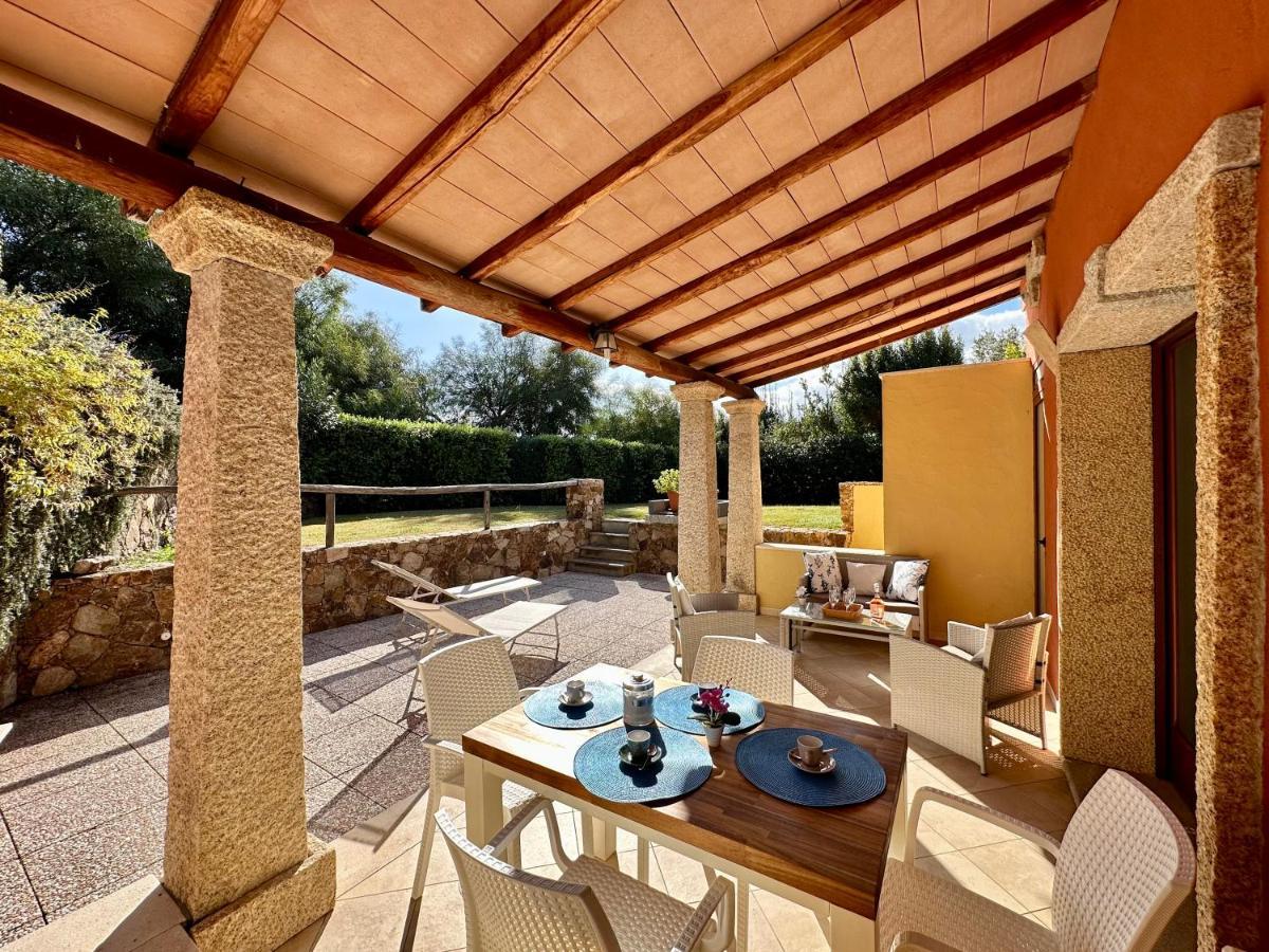 Villa Zippiri Is Molas พูลา ภายนอก รูปภาพ